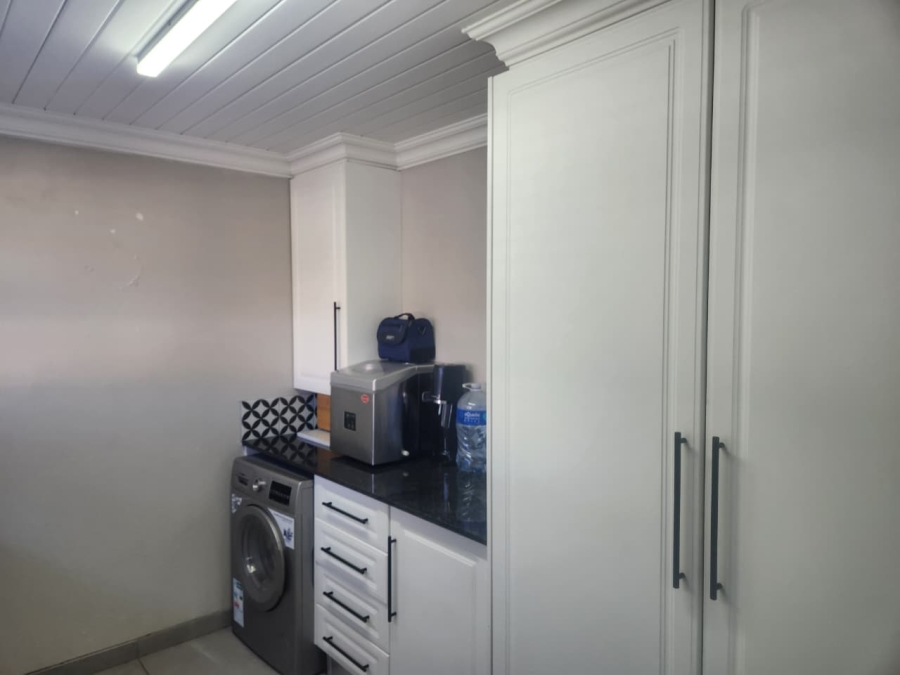 4 Bedroom Property for Sale in Blanco Western Cape